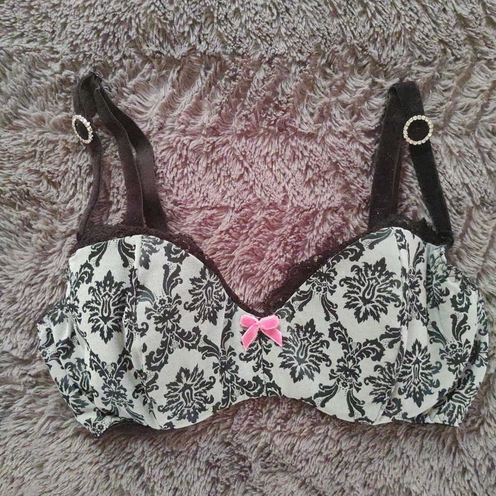 Betsey johnson bra 32c